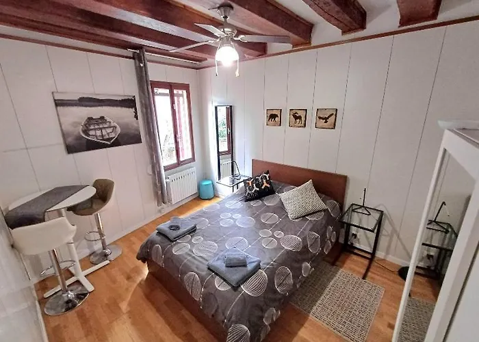 Corte Zappa בית הארחה